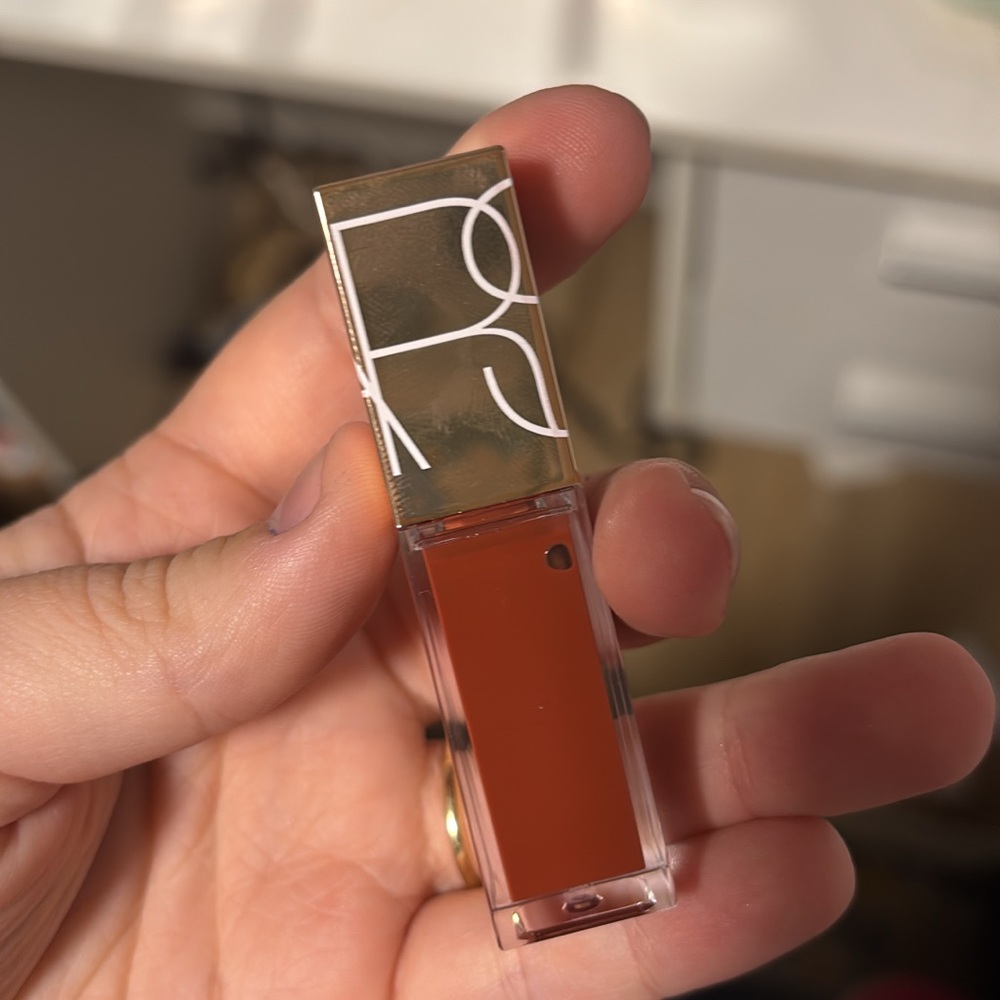 NARS Lip Shine “Aragon”
